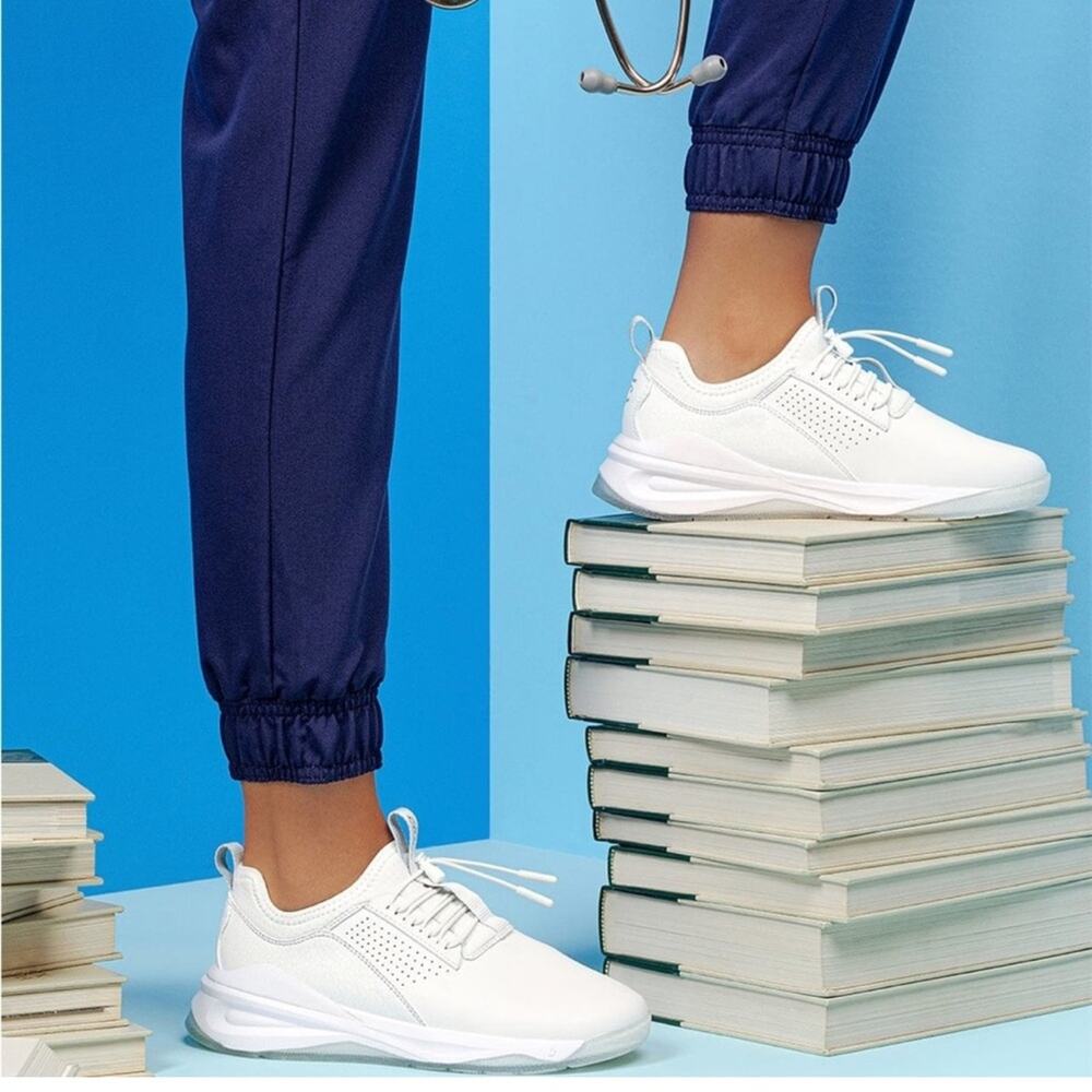clove Classic Sneaker Brilliant White